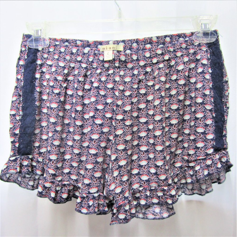 Miami Ruffle Shorts - Picture 3 of 10